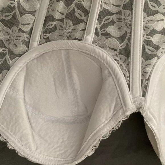 QT Intimates Strapless 1125 Corset Lace with Garters 32A Black NWT - Picture 2 of 4